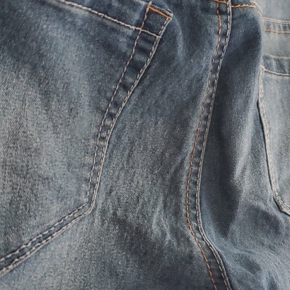 Refuge Women's Jeans - Picture 5 of 9